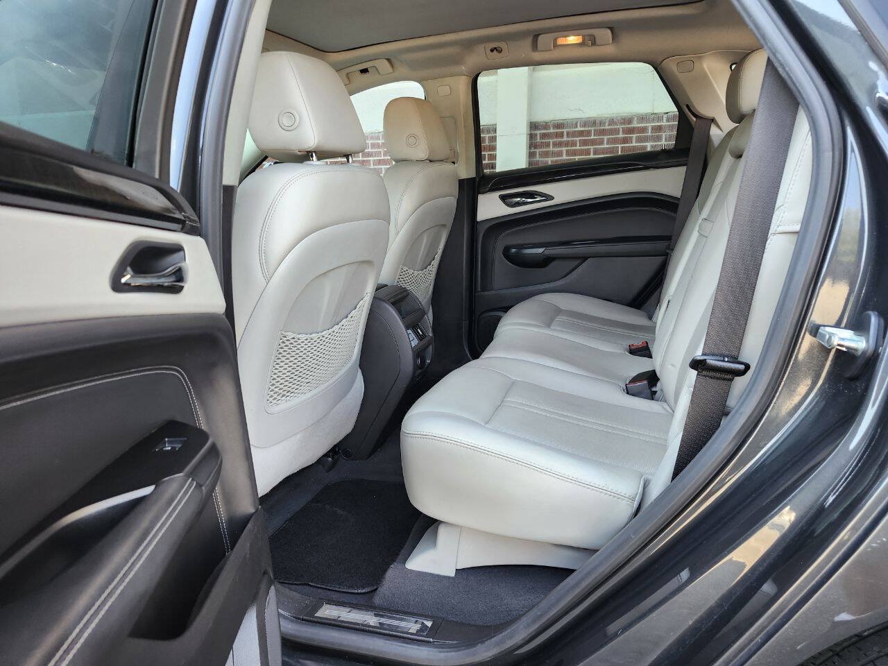 Used 2016 Cadillac SRX Luxury w/ Driver Awareness Package FWD image 5