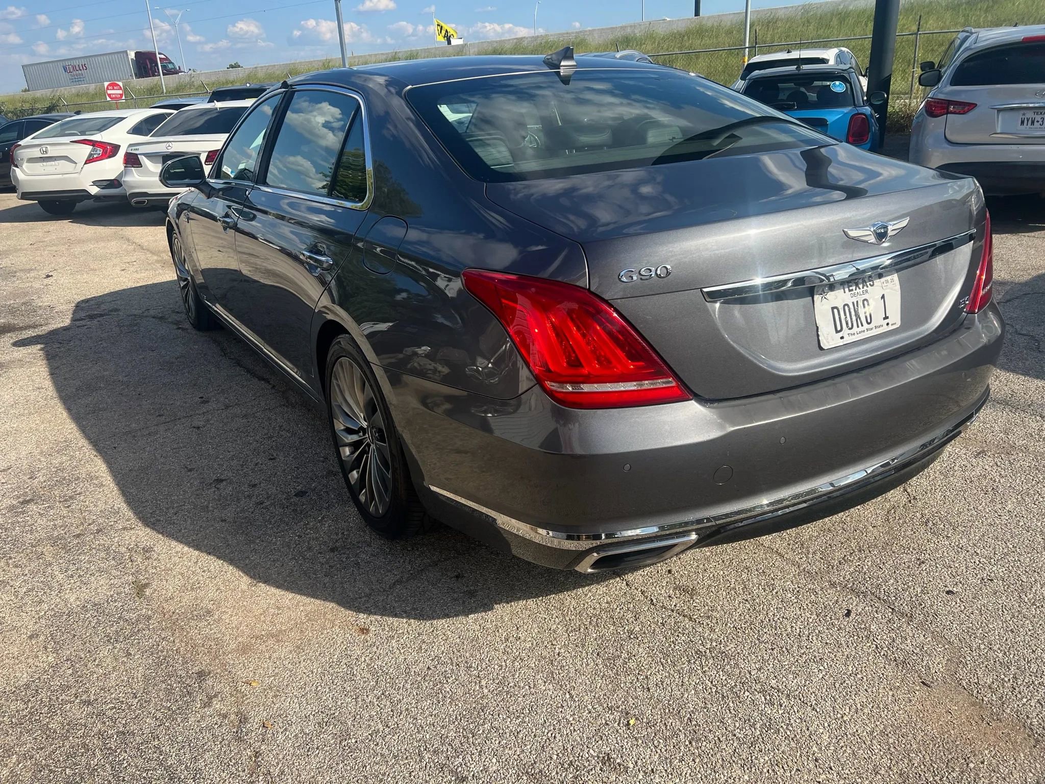 Used 2017 Genesis G90 5.0 Ultimate image 10