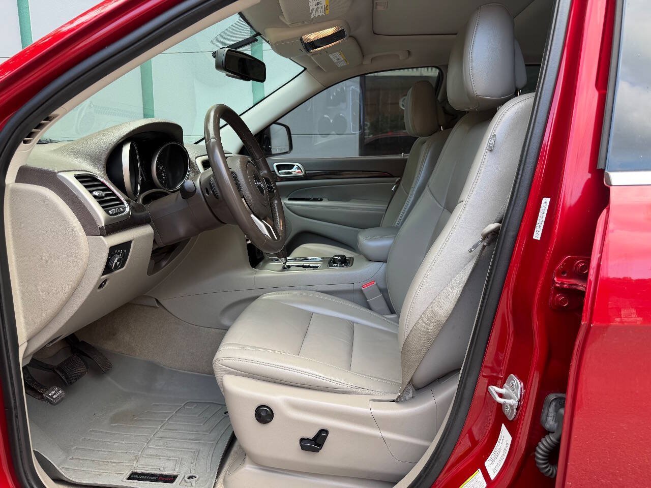 Used 2011 Jeep Grand Cherokee Laredo AWD/4WD image 14