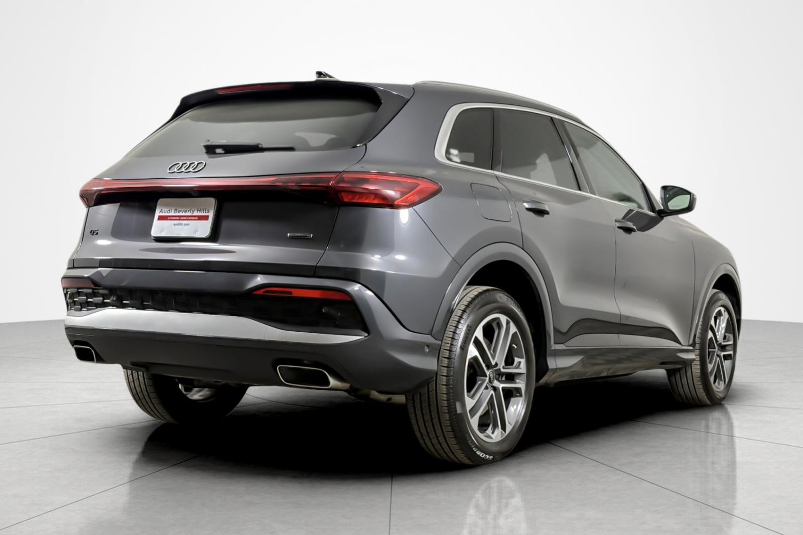 Used 2025 Audi Q5 Premium Plus w/ Premium Plus AWD/4WD image 5