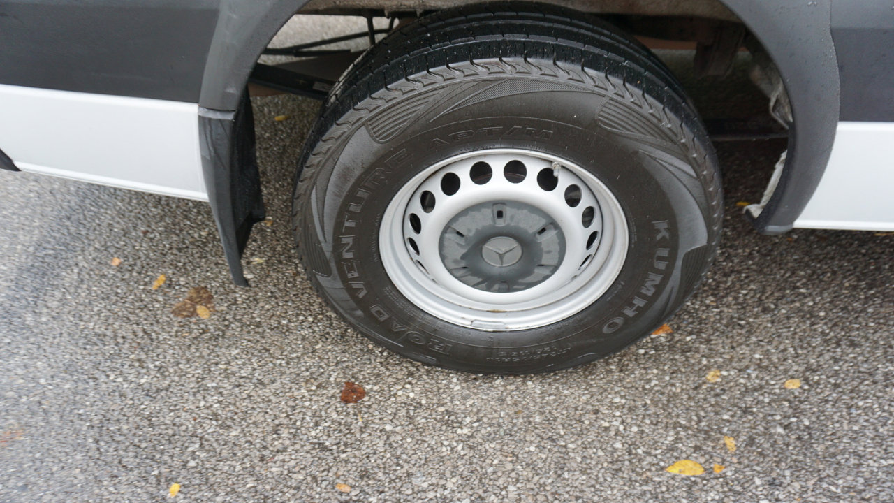 Used 2017 Mercedes-Benz Sprinter 2500 image 11