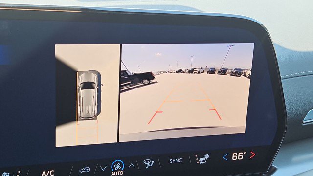 Used 2026 Chevrolet Traverse LT w/ Driver Confidence Package FWD image 15