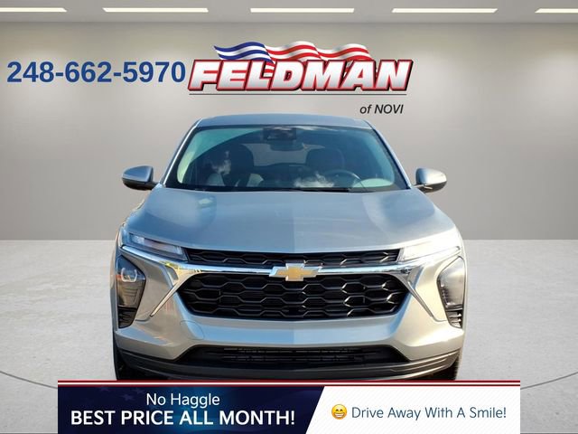 Used 2025 Chevrolet Trax LS w/ LS Convenience Package FWD image 9