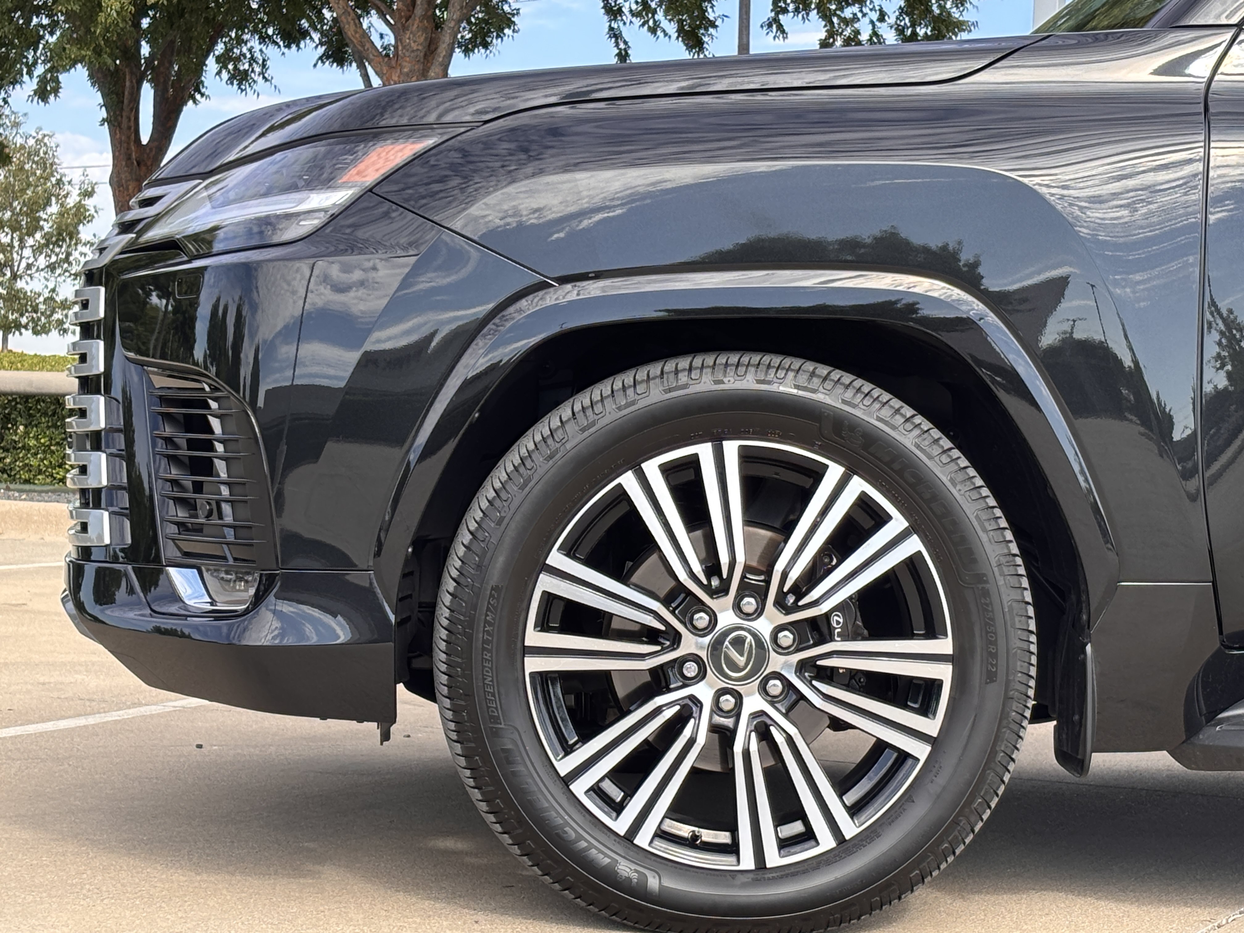 Certified 2026 Lexus LX 600 4WD w/ Accessory Package (Z1) image 6