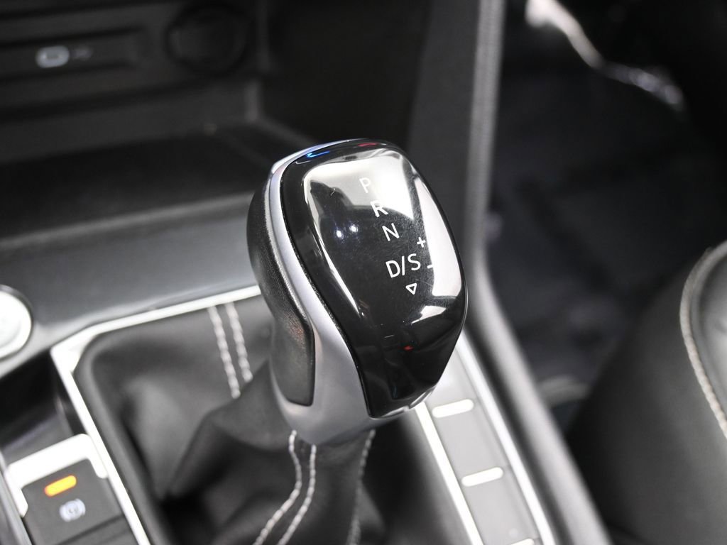 Used 2023 Volkswagen Tiguan SE image 21