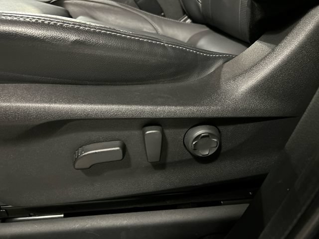 Used 2023 Subaru Ascent Limited w/ Technology Package AWD/4WD image 11