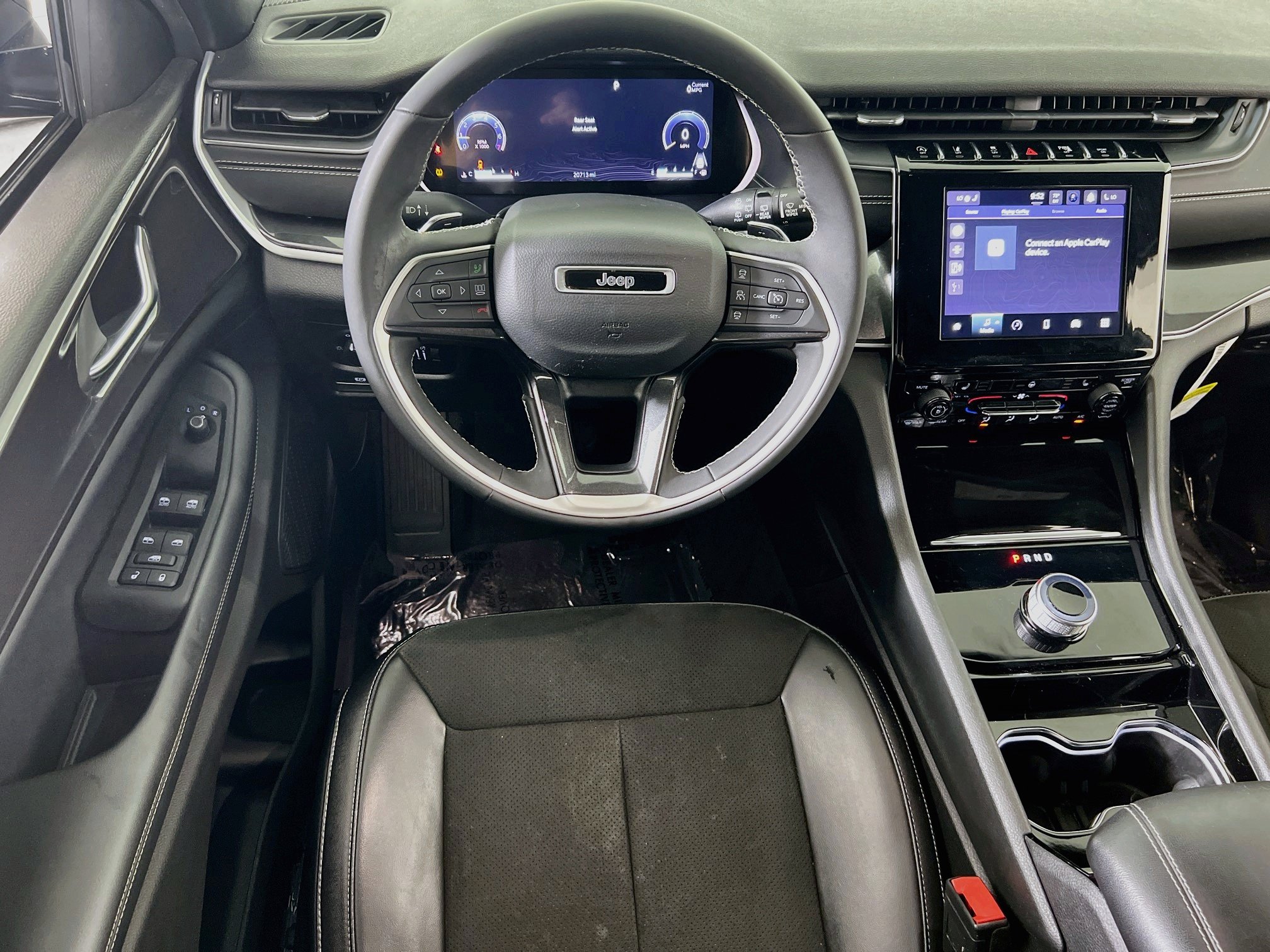 Used 2023 Jeep Grand Cherokee Altitude RWD image 21