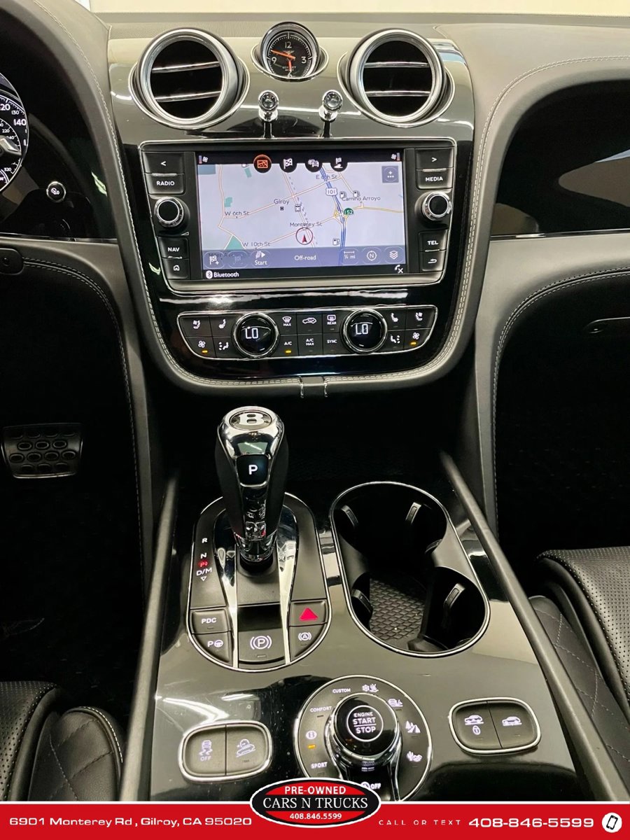 Used 2017 Bentley Bentayga image 24