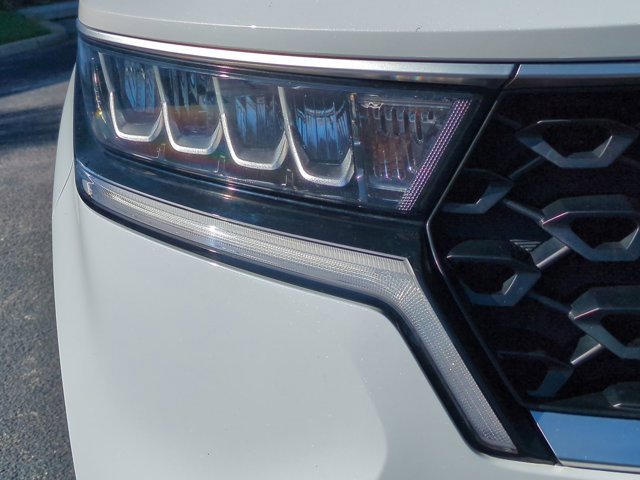 Used 2023 Kia Sorento LX image 10