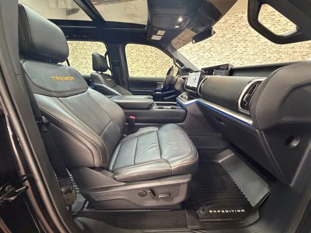 Used 2025 Ford Expedition Tremor image 10