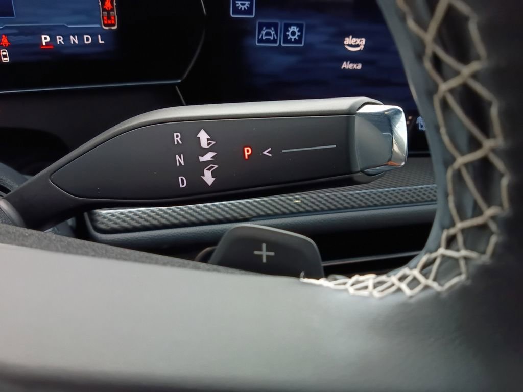 Used 2025 Chevrolet Traverse High Country image 10