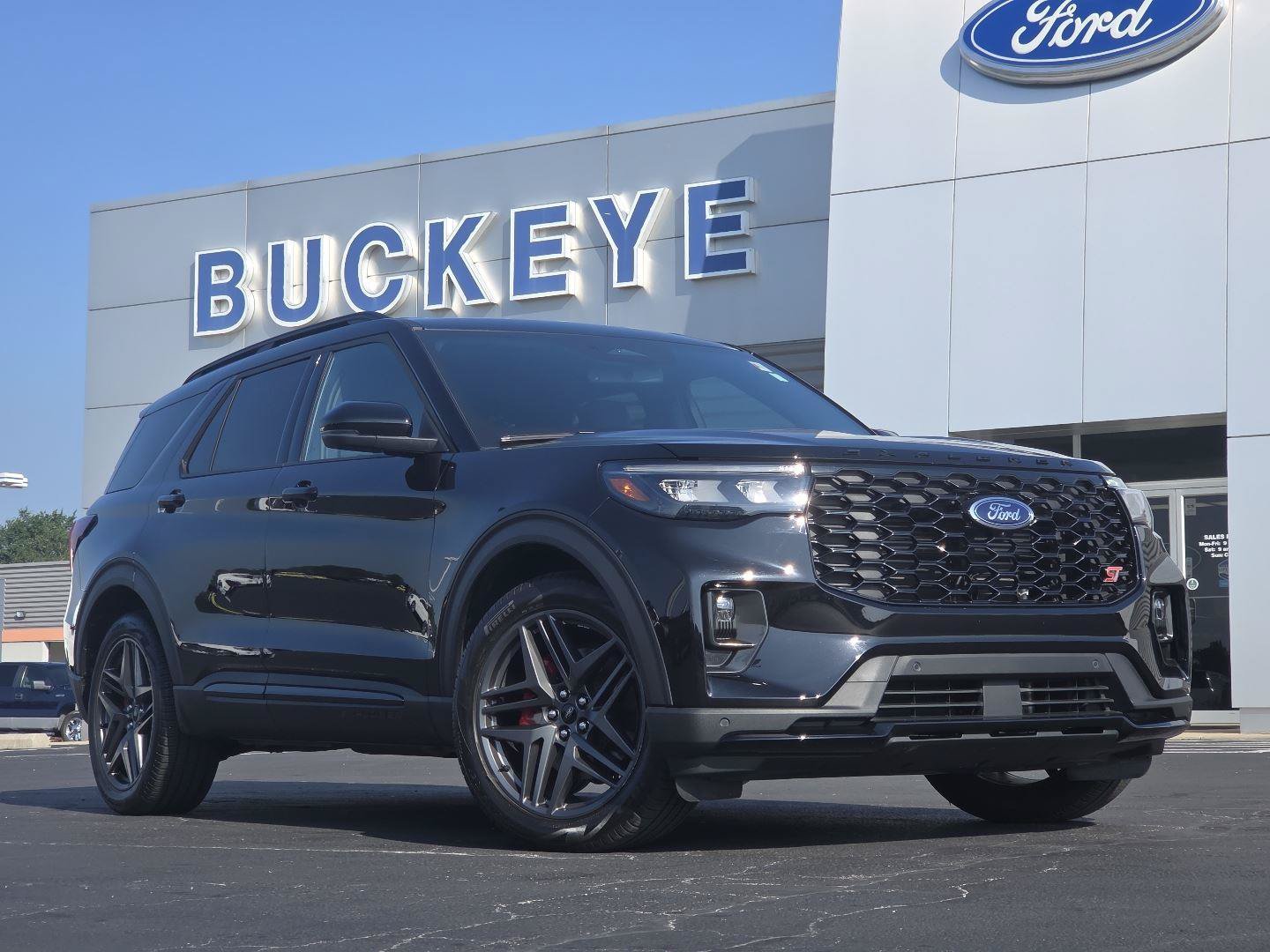 Used 2025 Ford Explorer ST w/ Sun And Sound Package AWD/4WD image 2