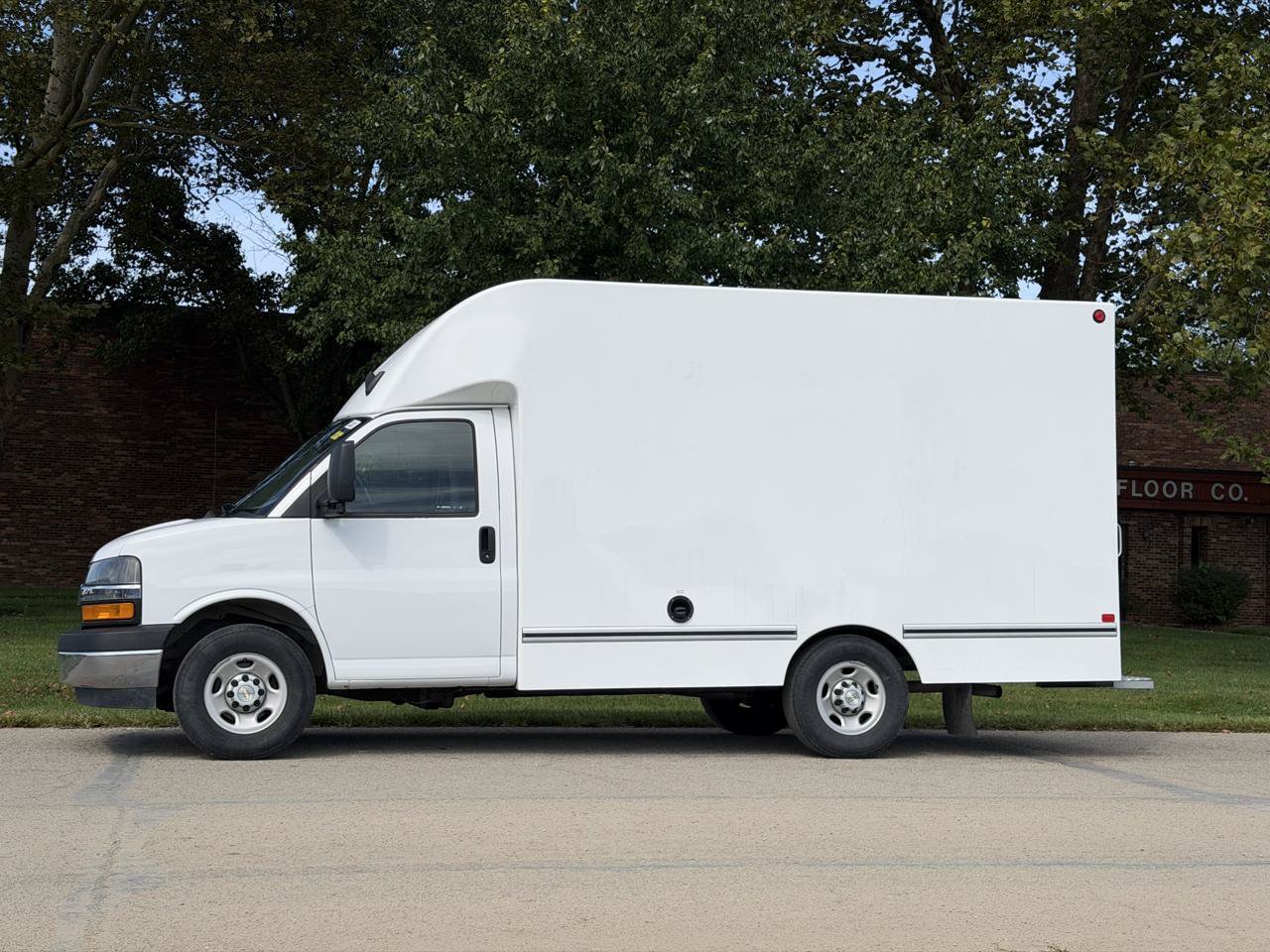 Used 2023 Chevrolet Express 3500 w/ Power Convenience Package RWD image 2