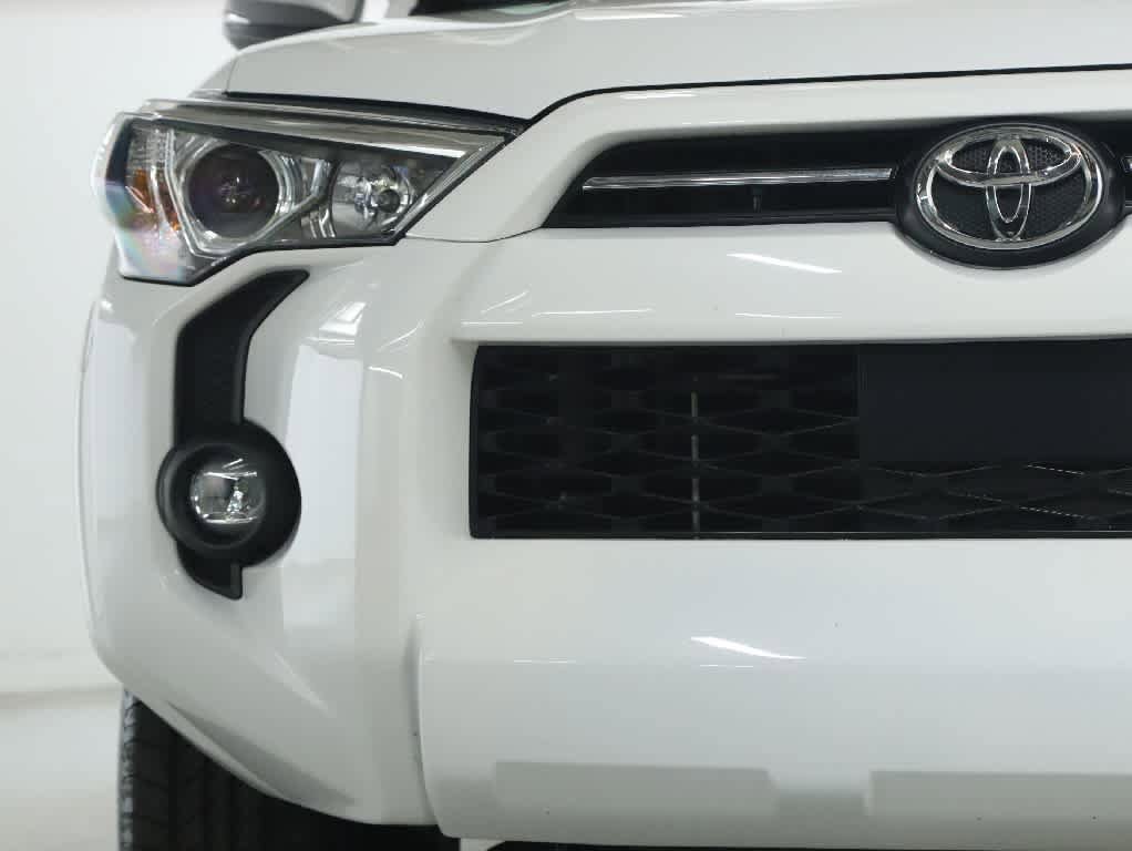 Certified 2023 Toyota 4Runner SR5 Premium w/ Moonroof Package AWD/4WD image 4