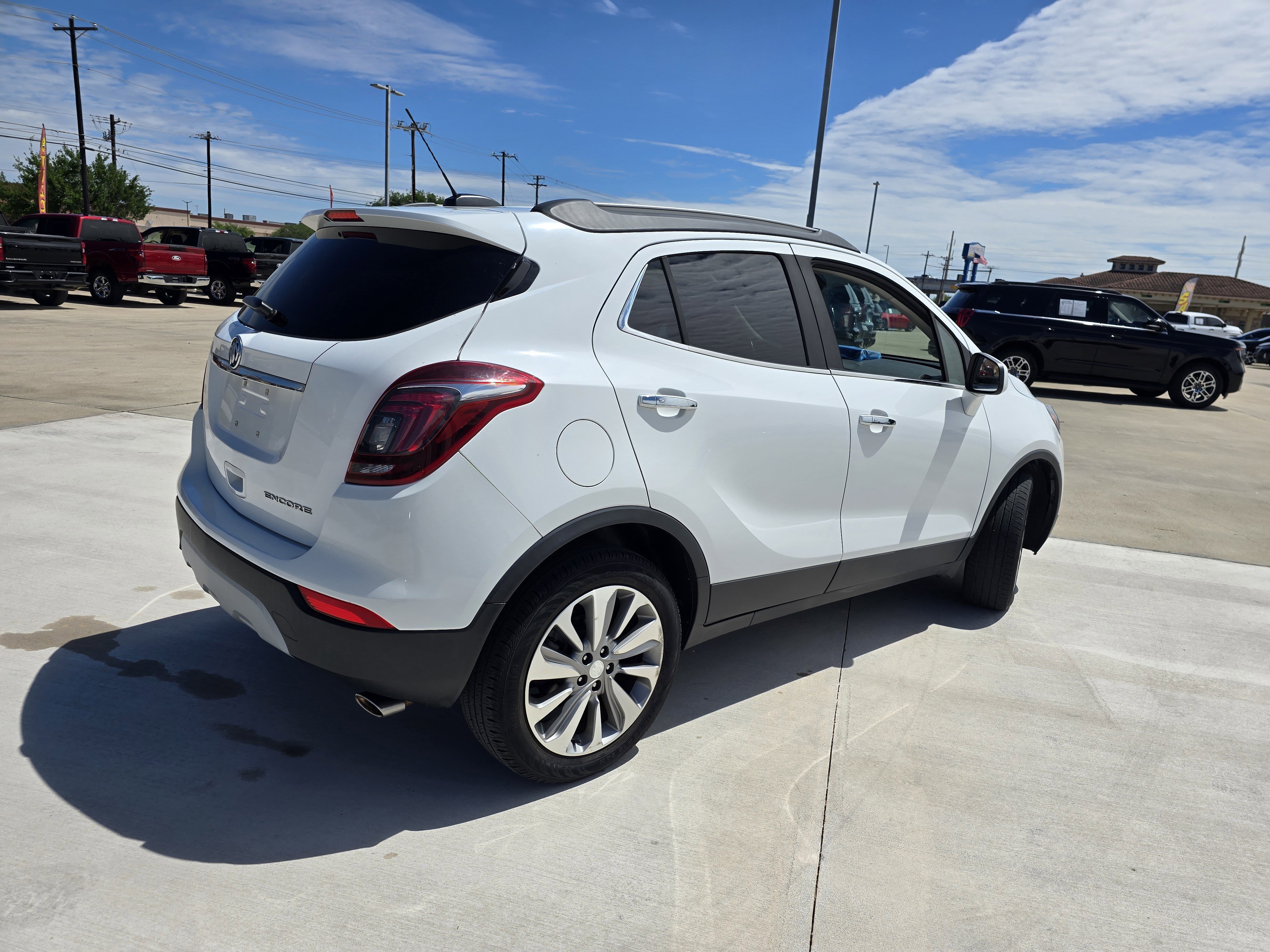 Used 2020 Buick Encore Preferred image 3