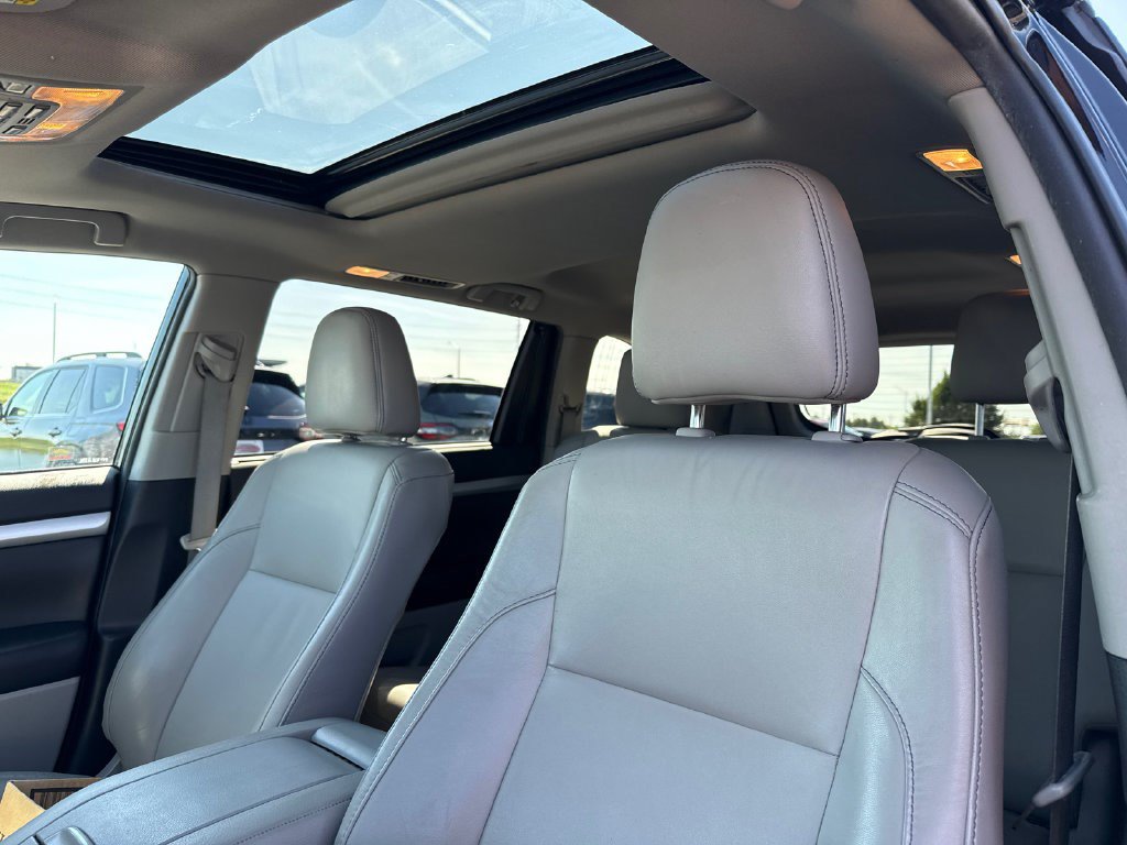 Used 2019 Toyota Highlander XLE AWD/4WD image 21