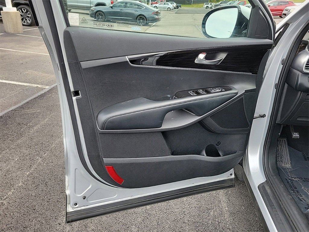 Used 2019 Kia Sorento L image 18
