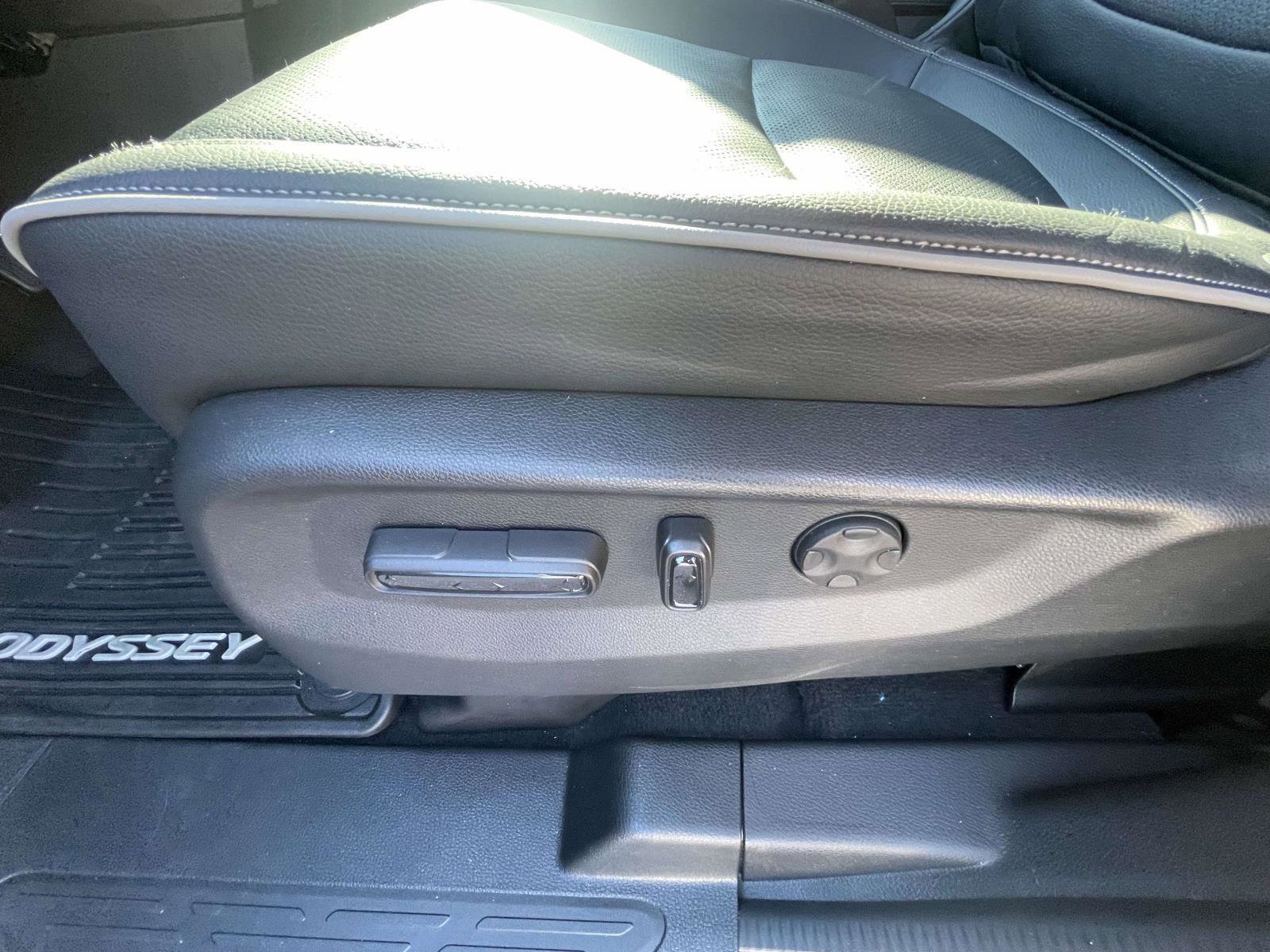 Used 2024 Honda Odyssey Elite image 16