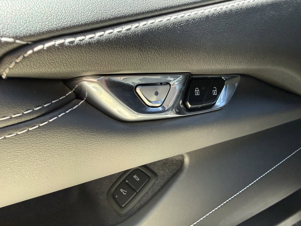 New 2026 Chevrolet Corvette Stingray Coupe w/ Z51 Performance Package image 24