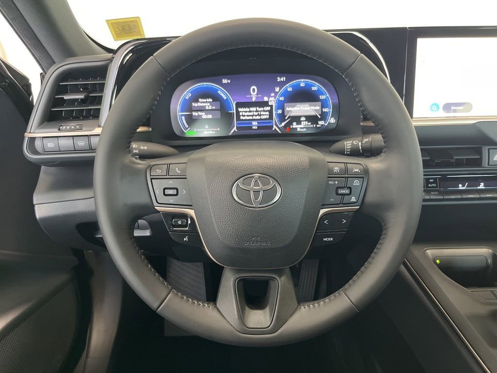 Used 2023 Toyota Crown AWD/4WD image 5
