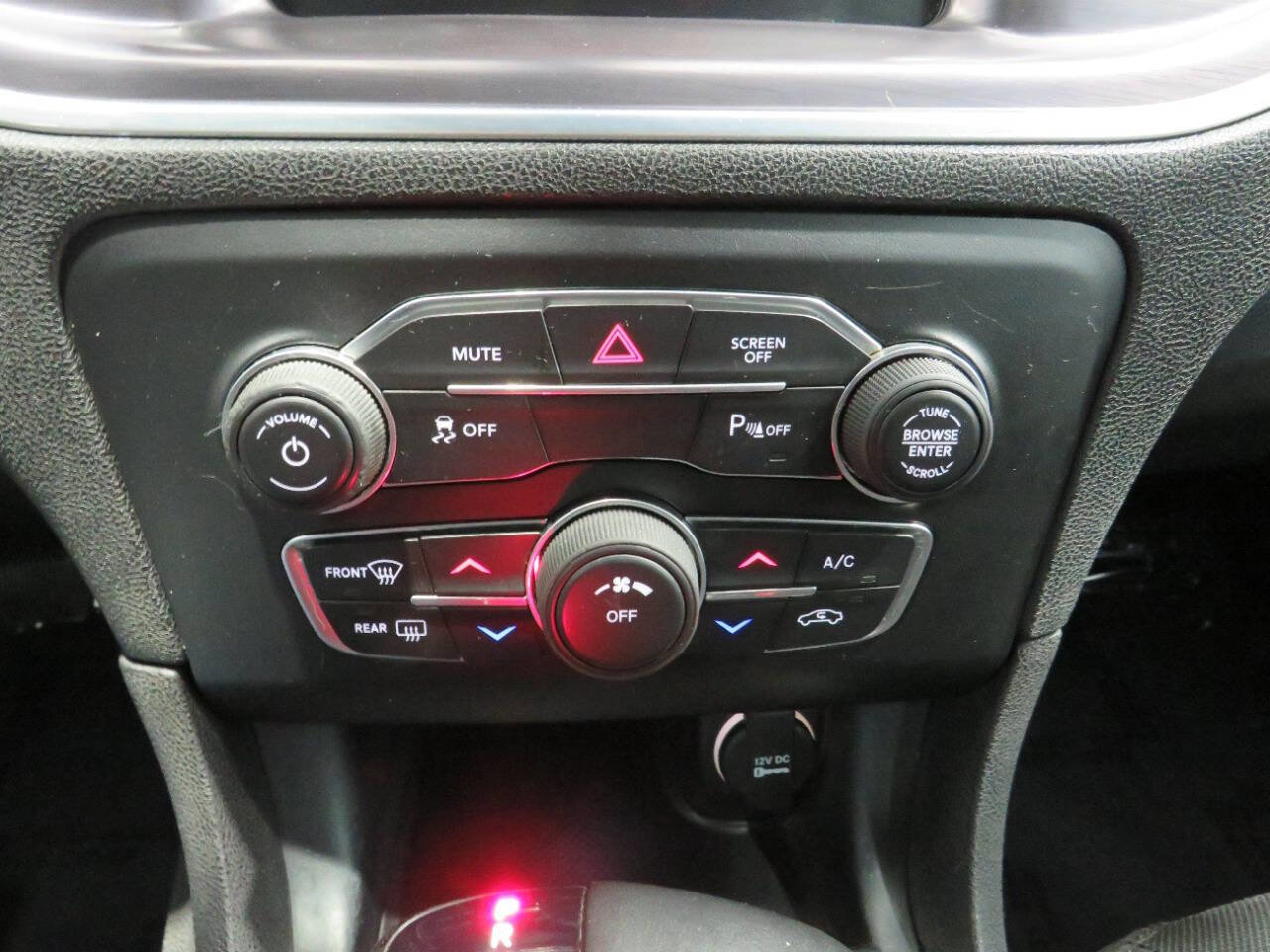 Used 2017 Dodge Charger SE w/ Popular Equipment Group image 20