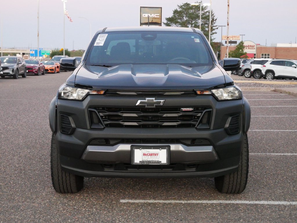 Used 2024 Chevrolet Colorado Trail Boss w/ Technology Package AWD/4WD image 4