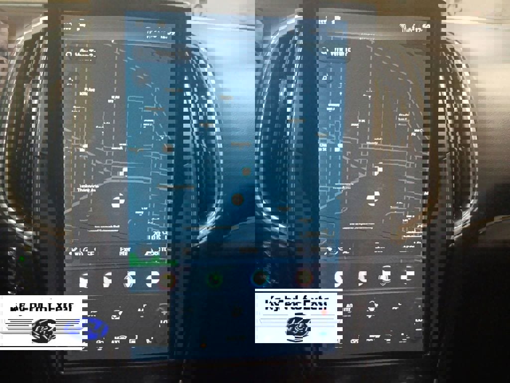 Used 2021 Ford Edge Titanium image 32