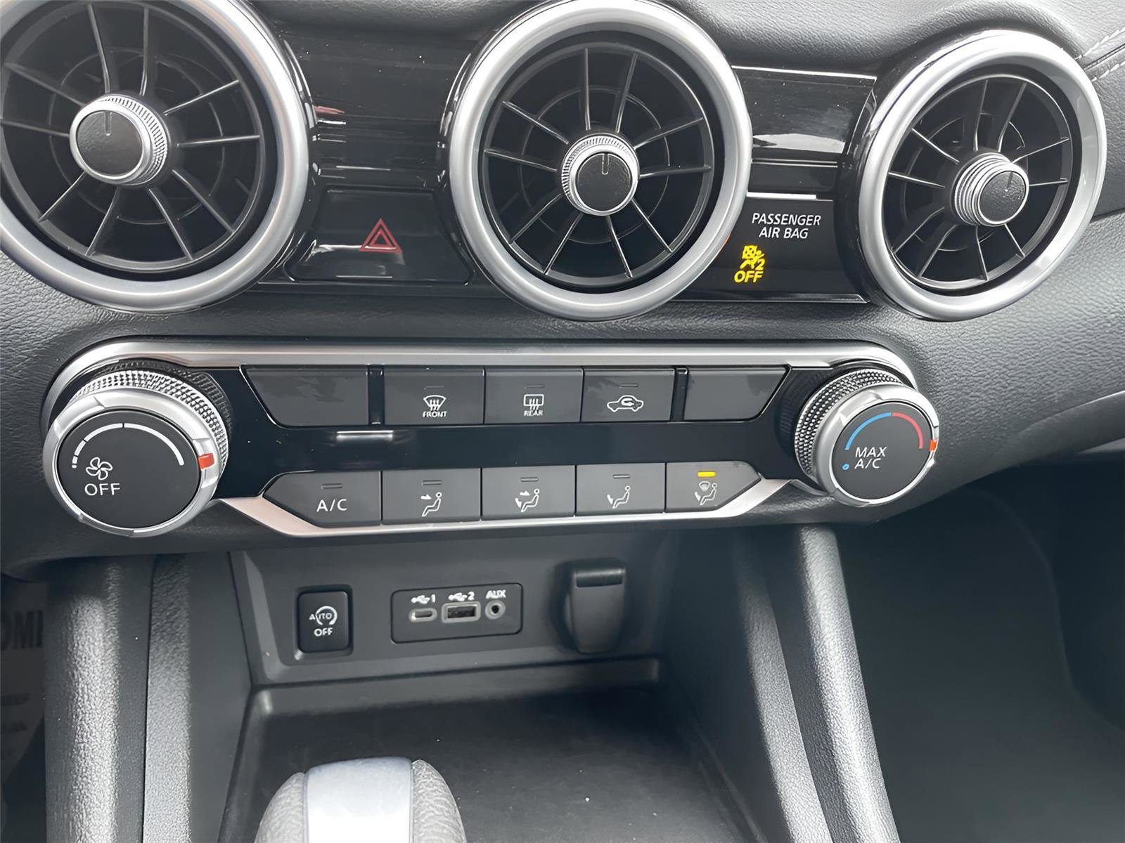 Used 2025 Nissan Sentra SV image 29