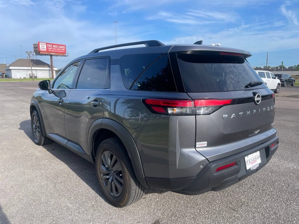 Used 2024 Nissan Pathfinder SV FWD image 5