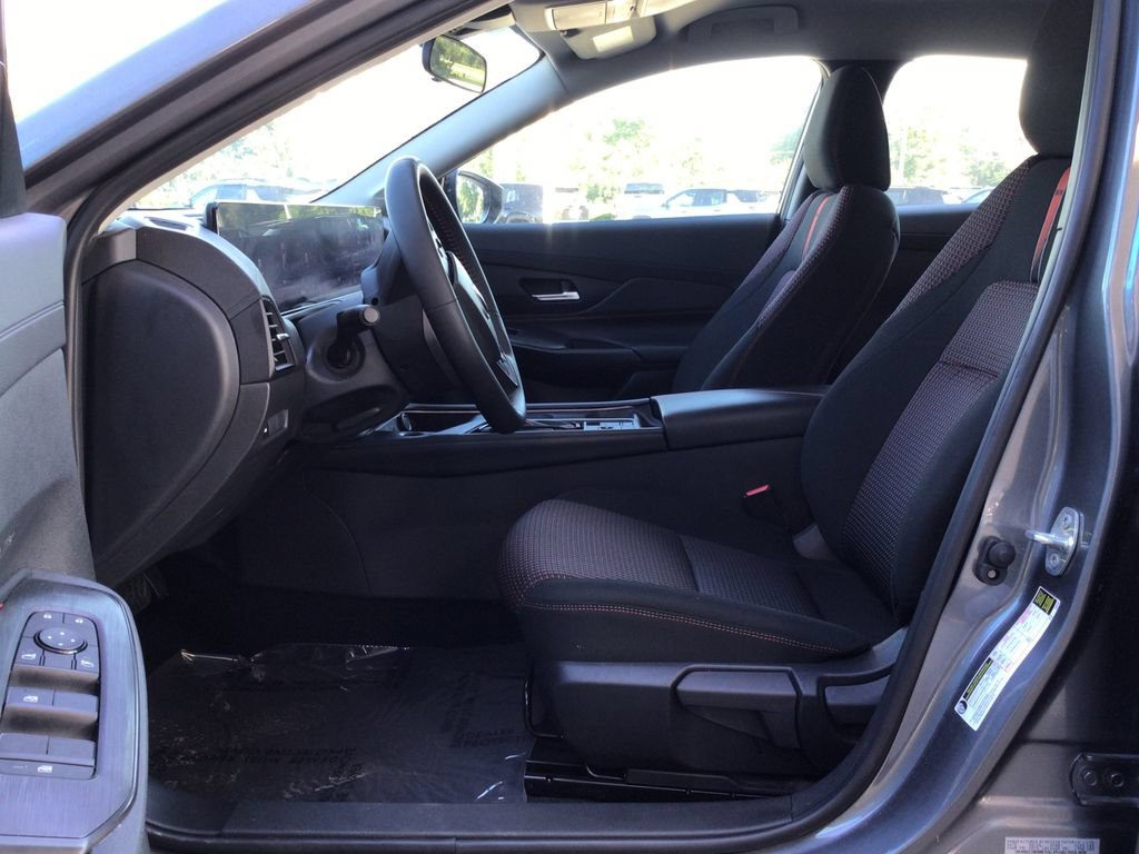 Used 2026 Nissan Sentra SR w/ Floor Mat Package FWD image 23