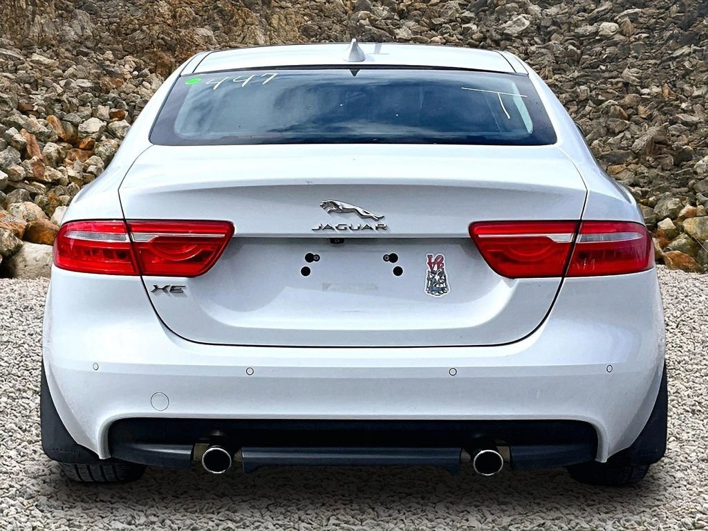 Used 2017 Jaguar XE First Edition image 4
