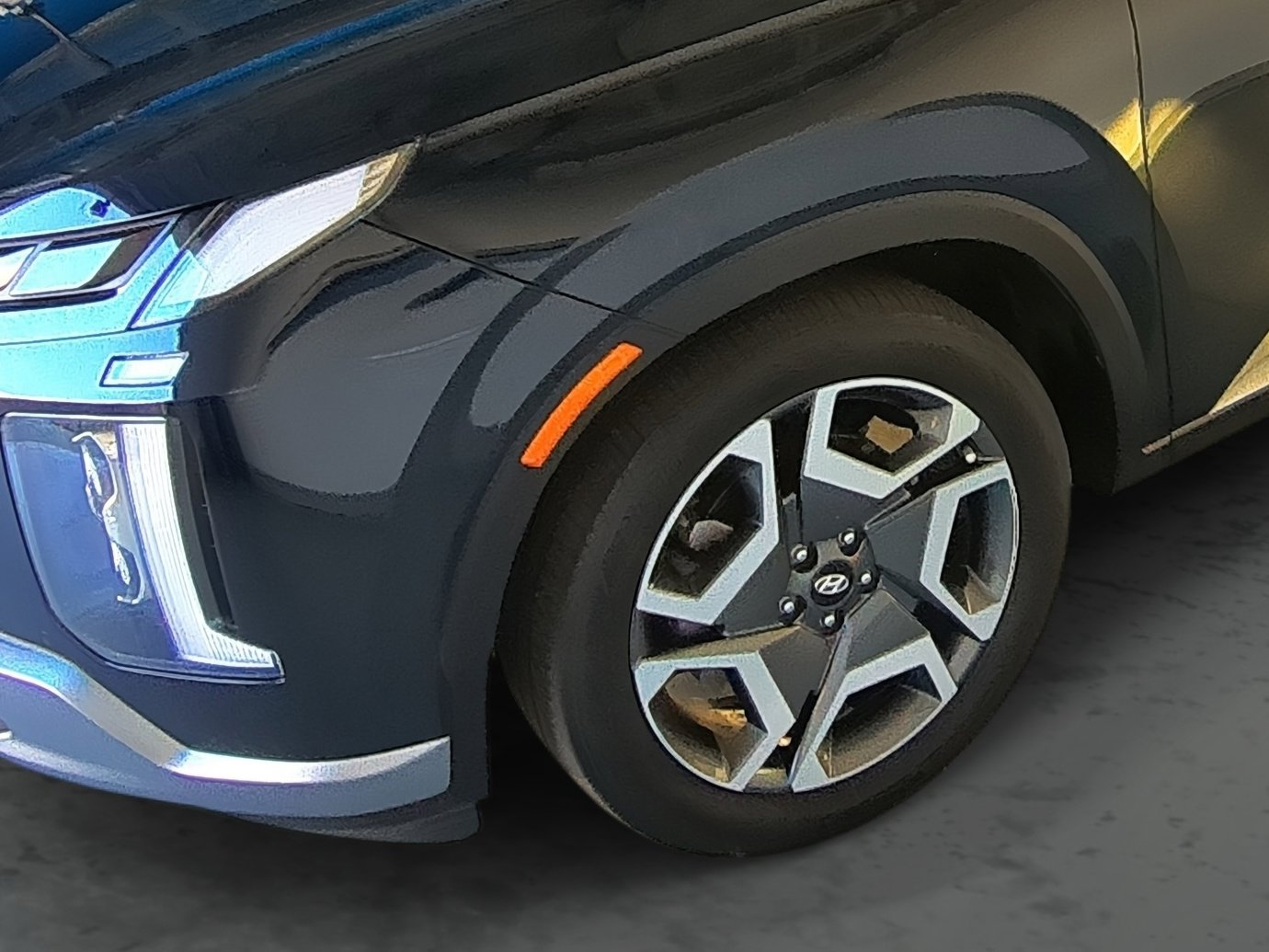 Used 2024 Hyundai Palisade Limited image 7