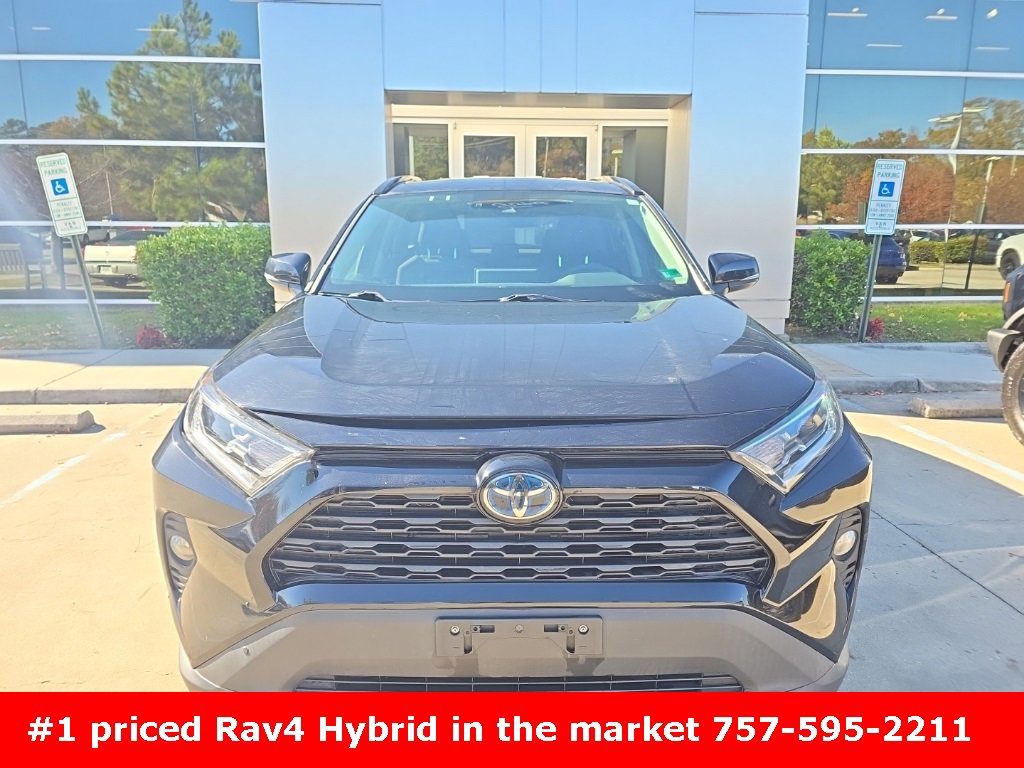 Used 2020 Toyota RAV4 XLE w/ All Weather Liner Package image 3