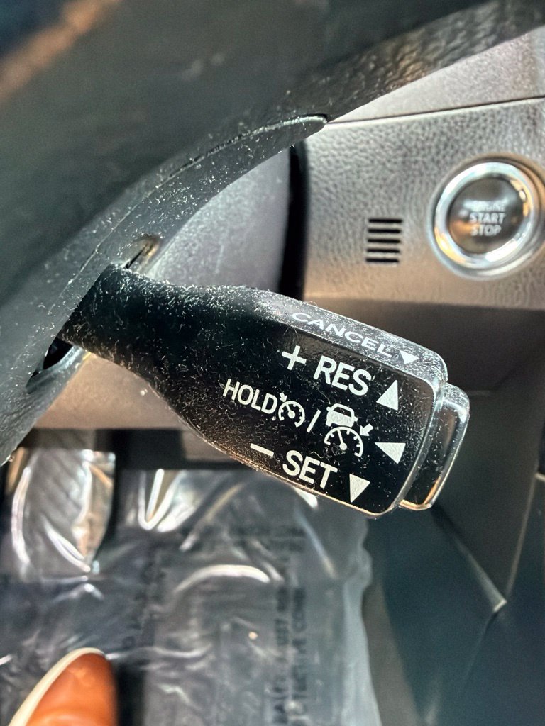 Used 2018 Toyota Corolla SE w/ SE Premium Package FWD image 27