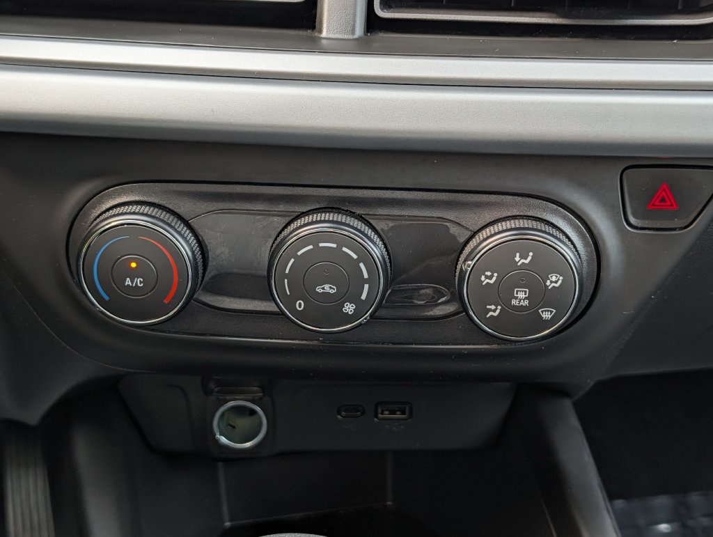 Used 2025 Chevrolet Trax LS w/ Driver Confidence Package FWD image 21