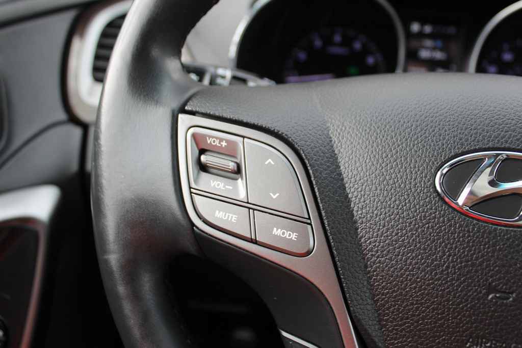 Used 2017 Hyundai Santa Fe Sport FWD image 17