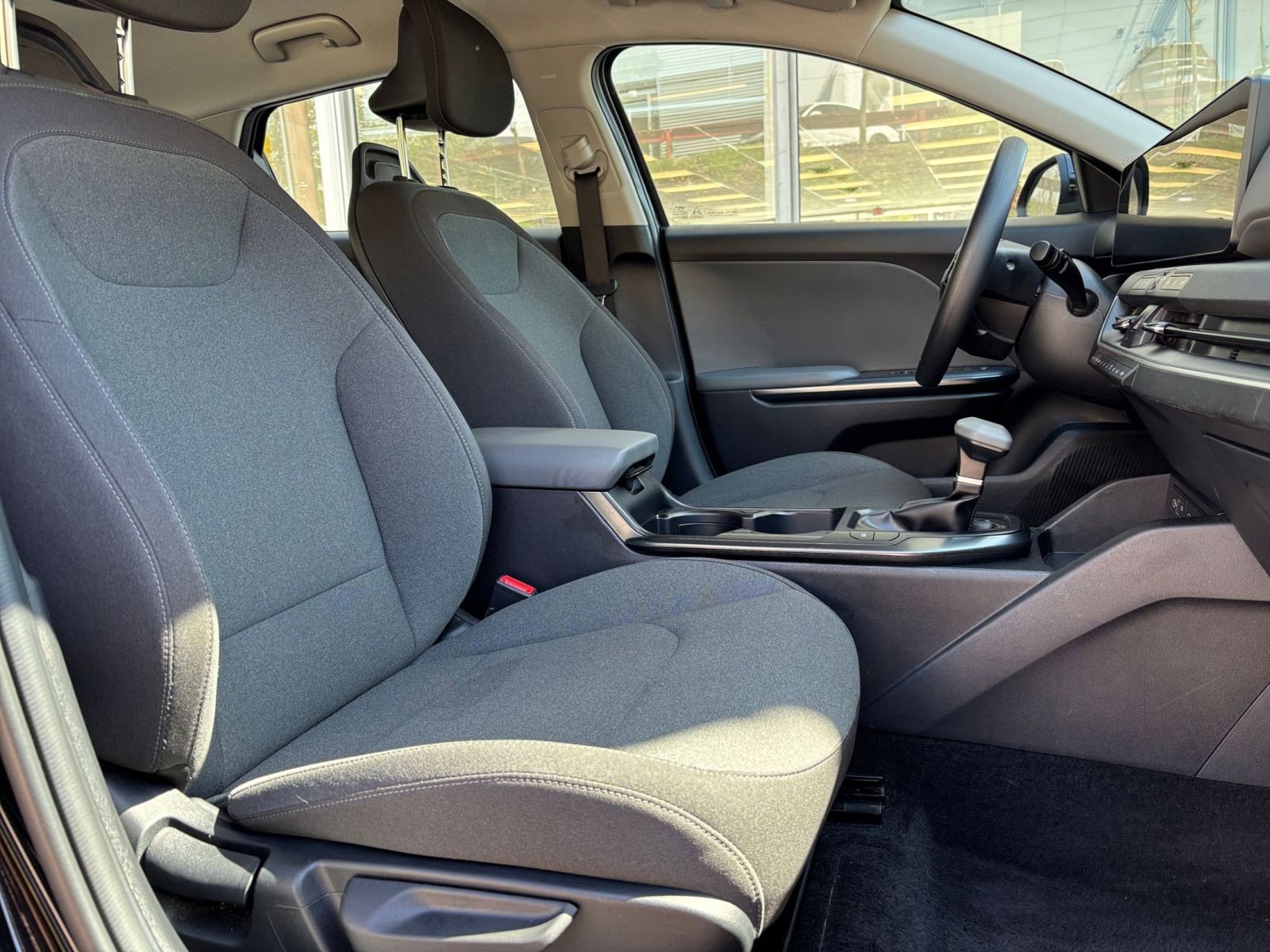 Used 2025 Kia K4 FWD image 27