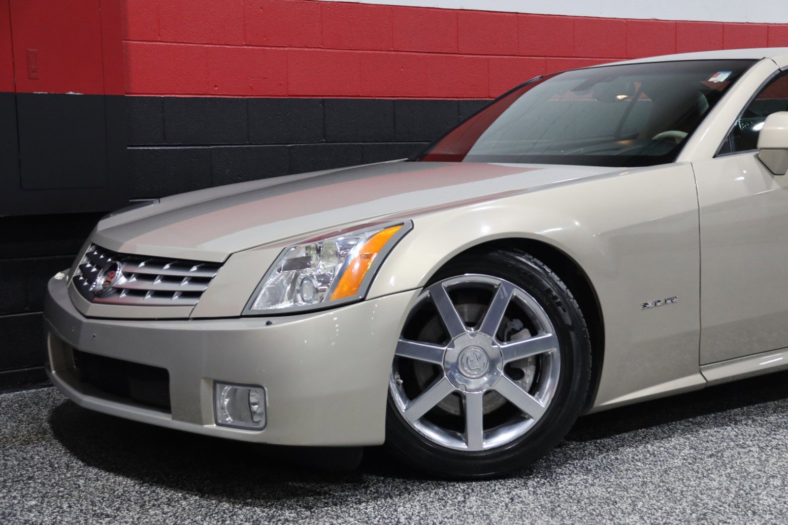 Used 2006 Cadillac XLR 2dr Convertible image 19