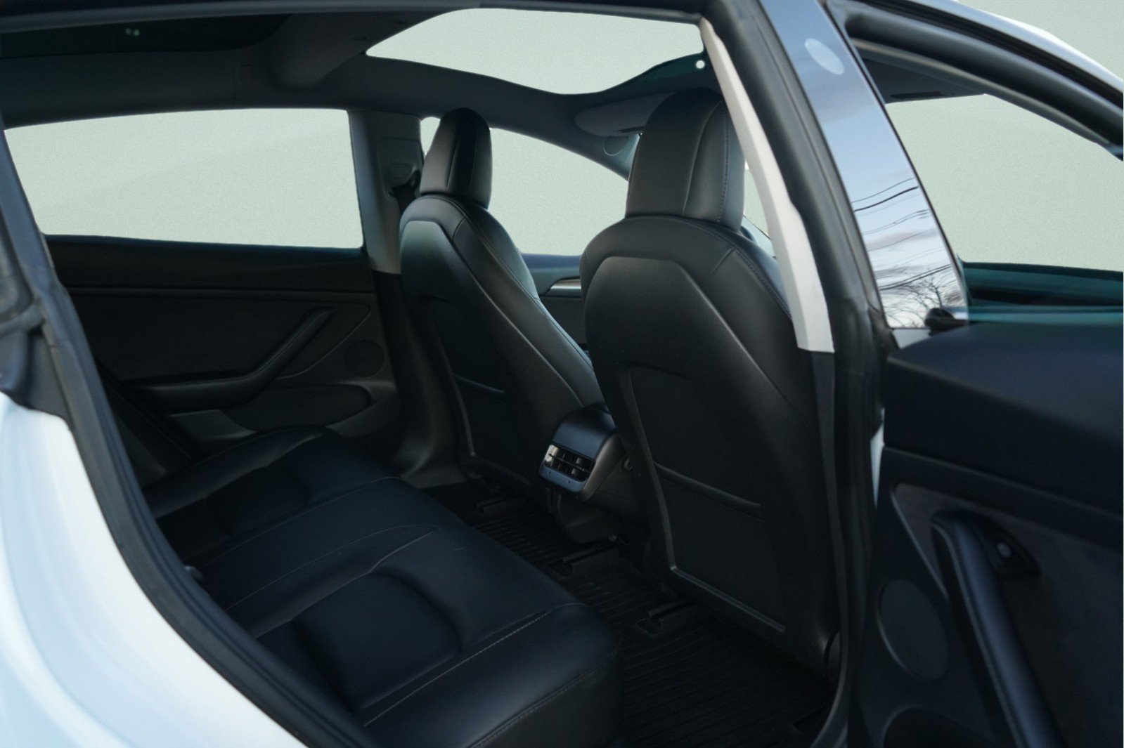 Used 2021 Tesla Model 3 Standard Range Plus image 41