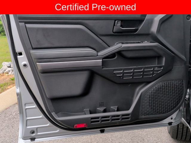 Certified 2025 Toyota Tacoma SR5 AWD/4WD image 10