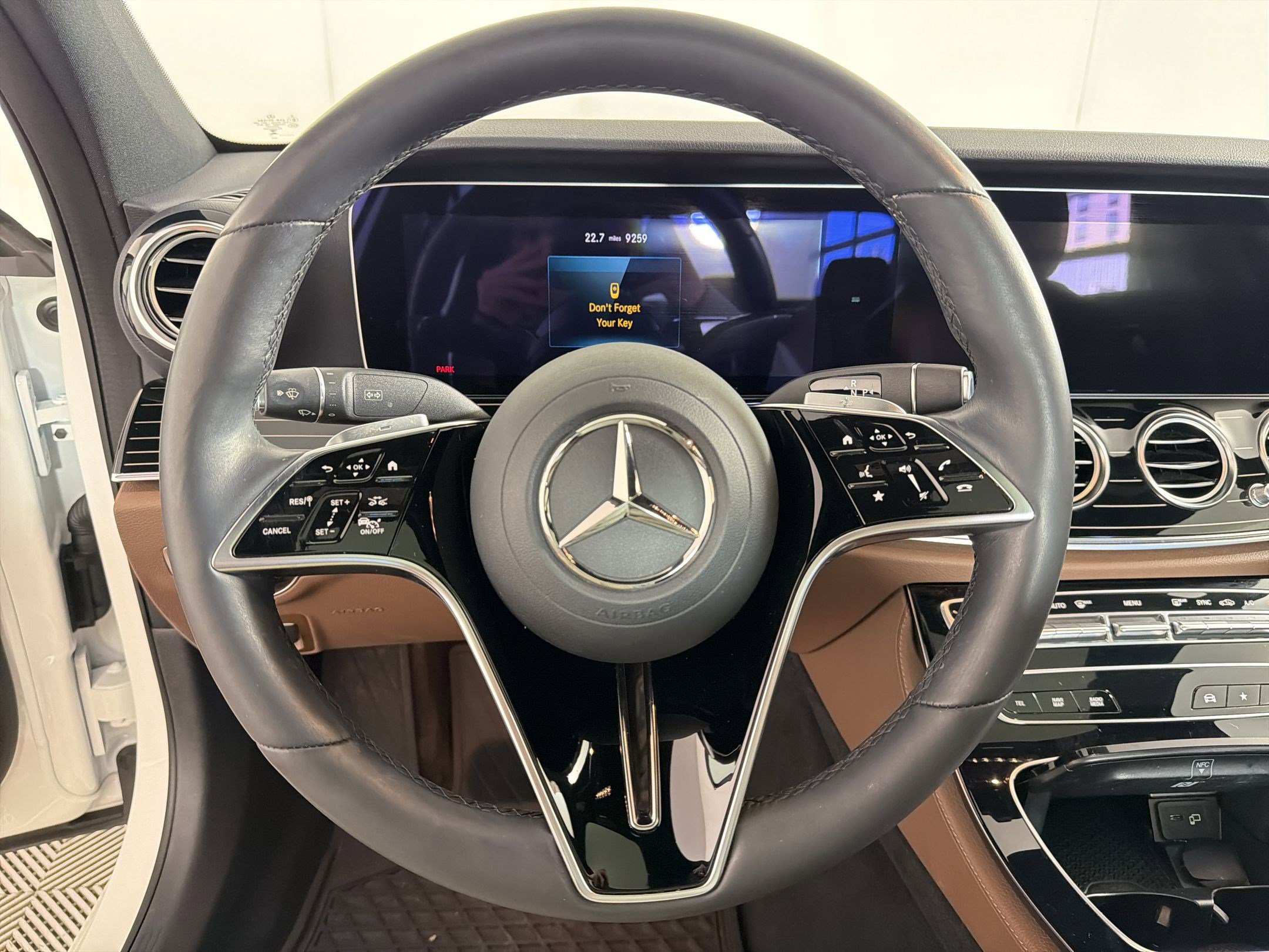 Used 2023 Mercedes-Benz E 350 4MATIC Sedan image 18