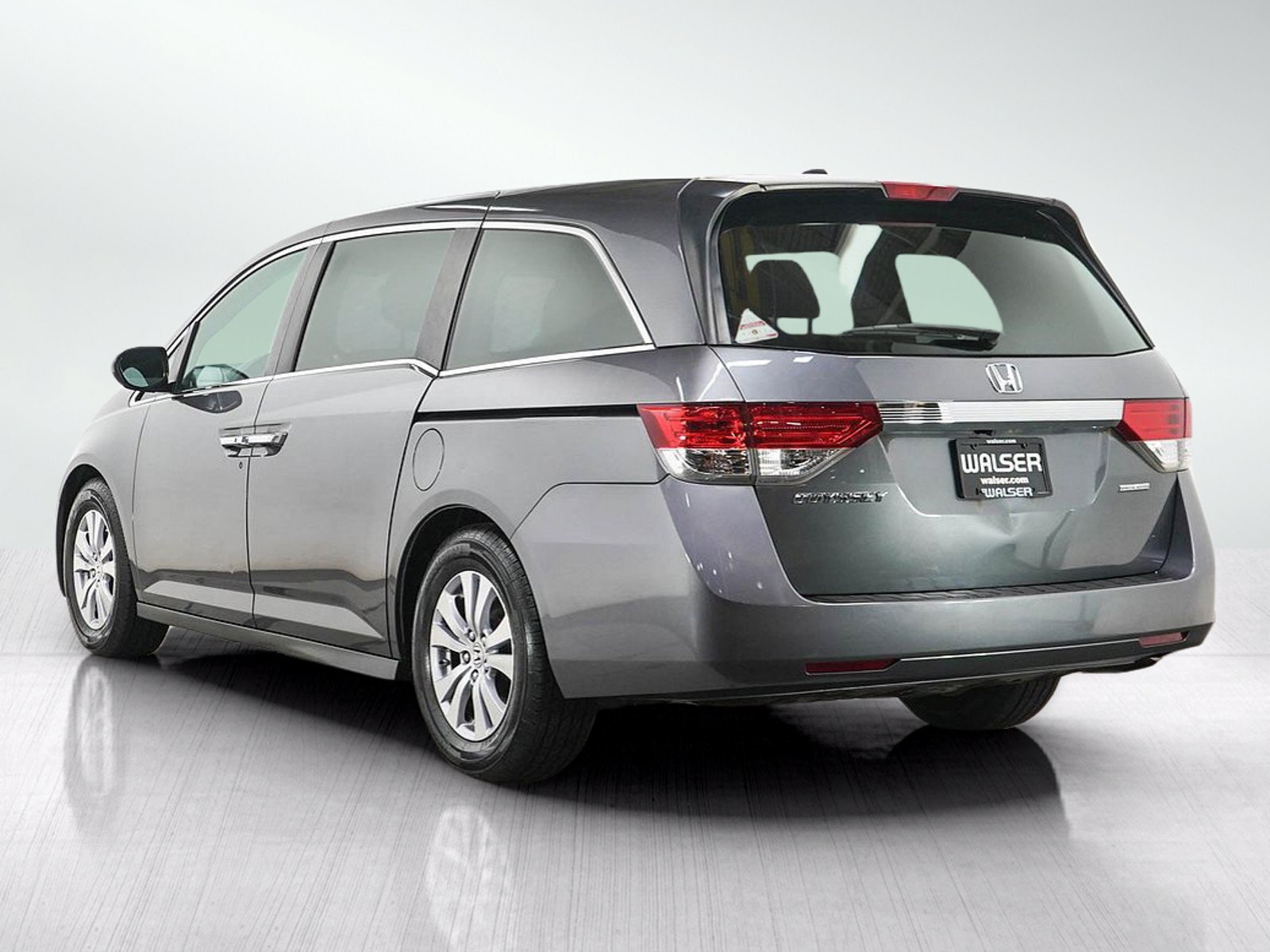 Used 2016 Honda Odyssey SE image 3