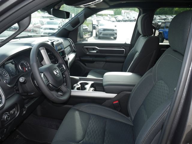 New 2026 RAM 1500 4x4 Crew Cab image 2