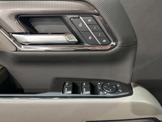 Used 2025 Chevrolet Silverado 2500 ZR2 w/ Technology Package image 17