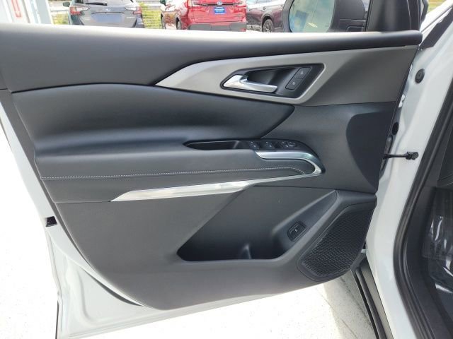 Used 2024 Chevrolet Traverse LS image 25