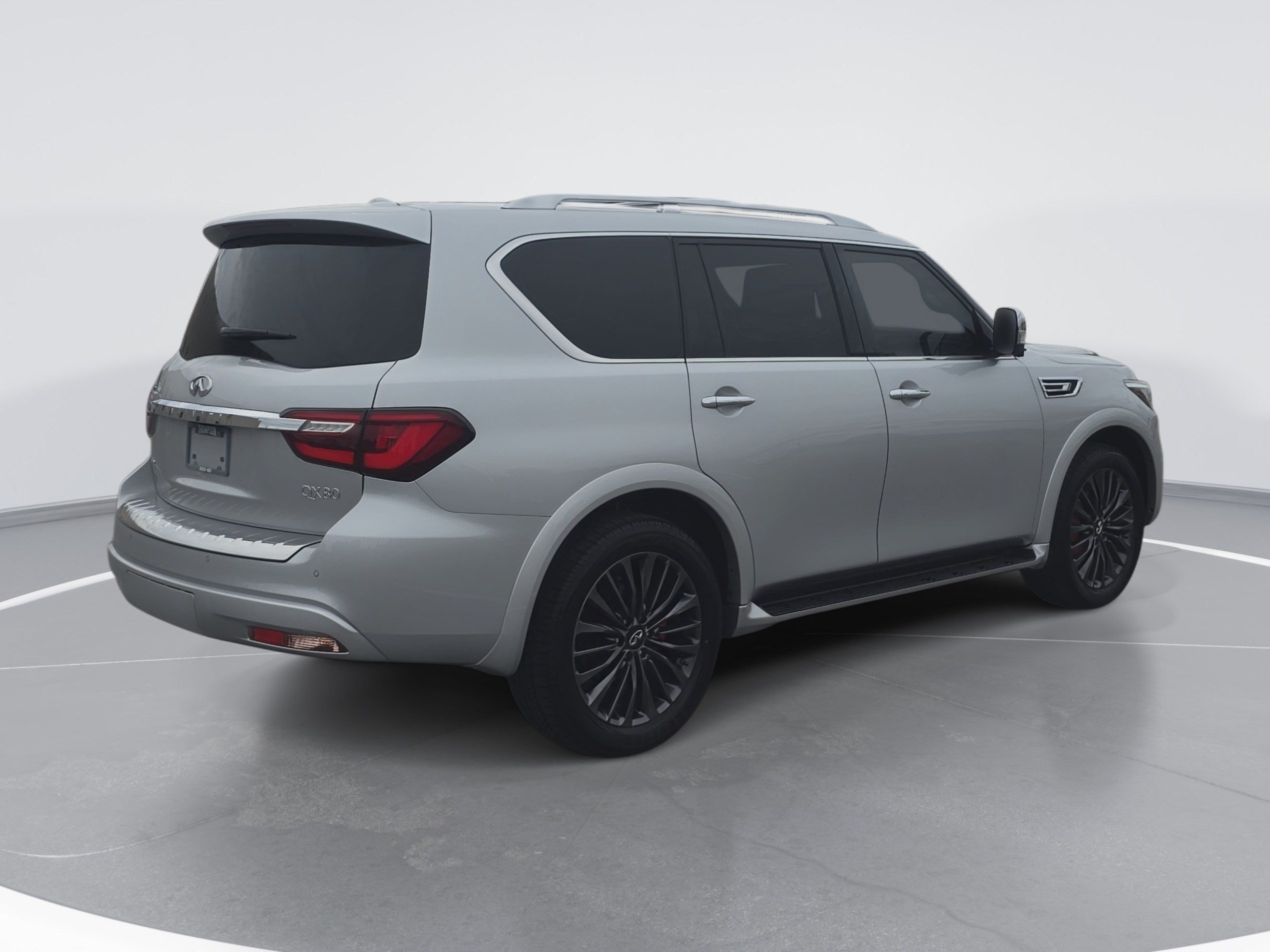 Used 2023 INFINITI QX80 Sensory w/ Cargo Package AWD/4WD image 3
