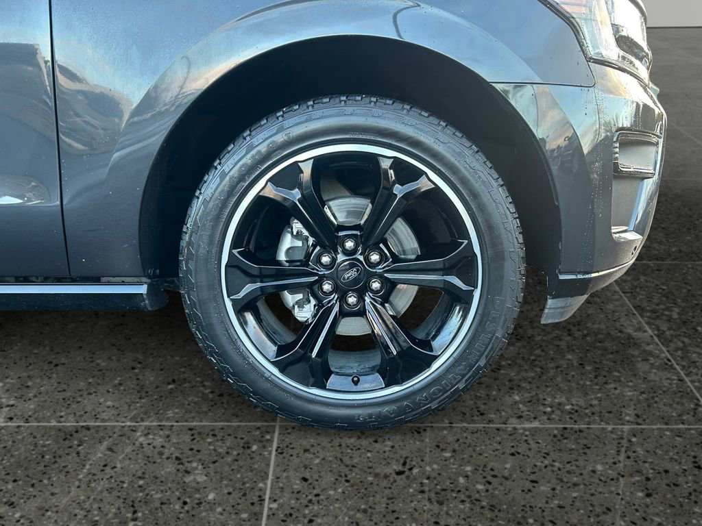 Used 2023 Ford Expedition Limited image 10