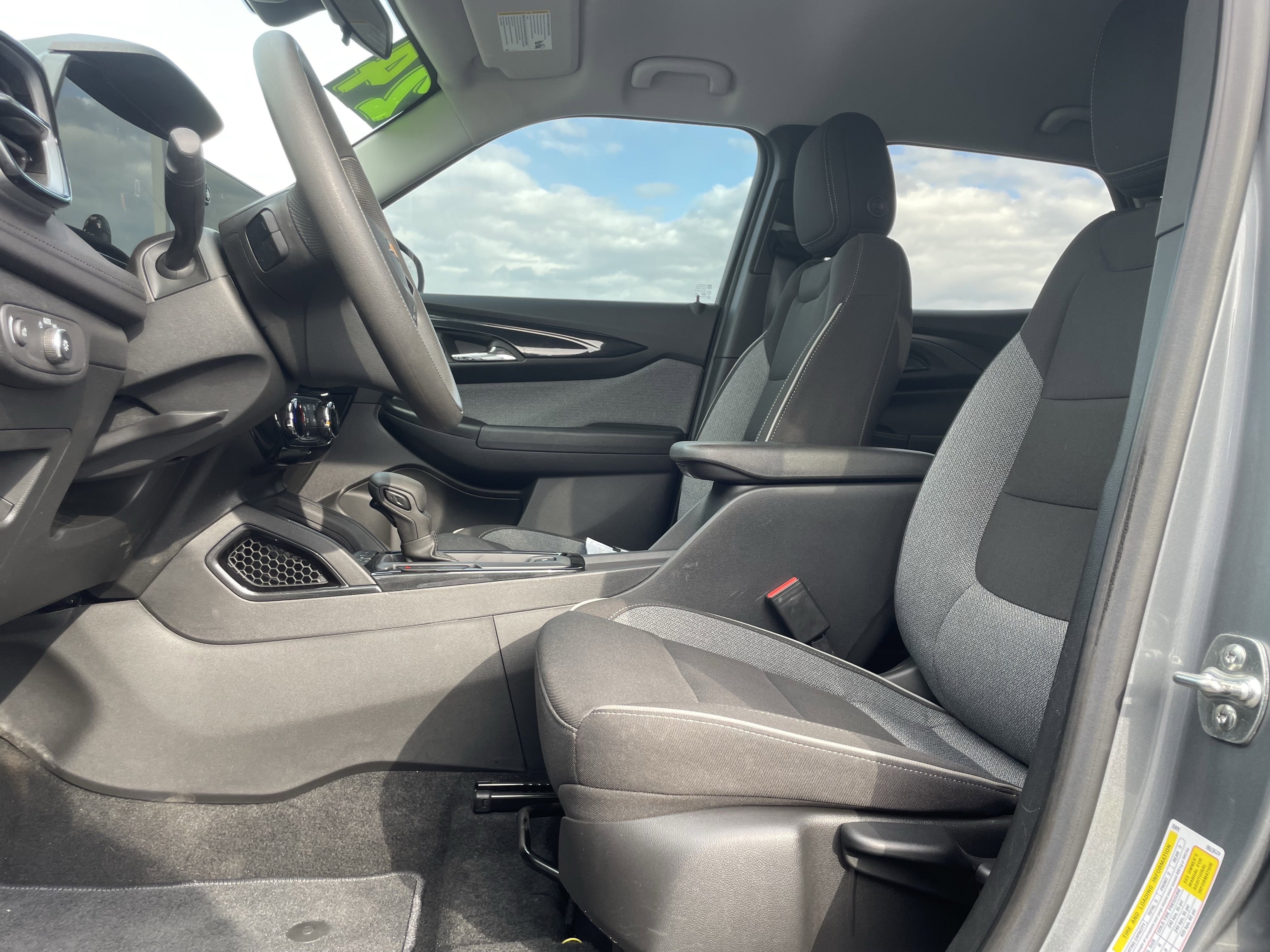 Used 2024 Chevrolet TrailBlazer LT w/ Driver Confidence Package image 12