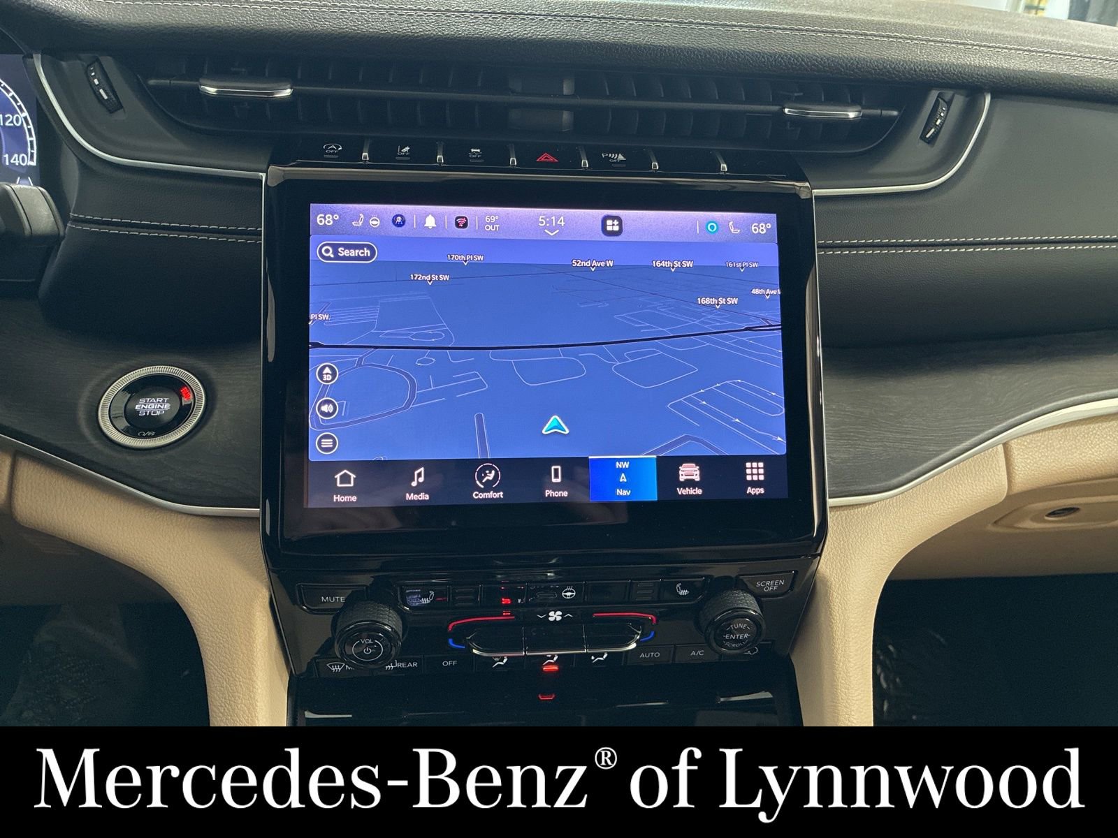 Used 2025 Jeep Grand Cherokee L Limited image 20