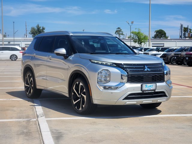 Used 2023 Mitsubishi Outlander SEL FWD image 3